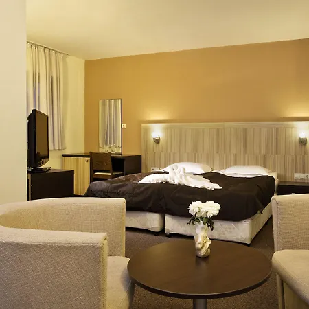 Casa Karina Hotel 4*