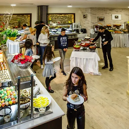Casa Karina Hotel 4*