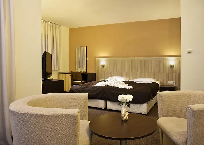 Casa Karina Хотел 4*