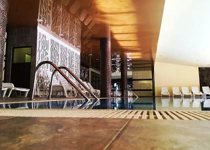 מלון Casa Karina 4*