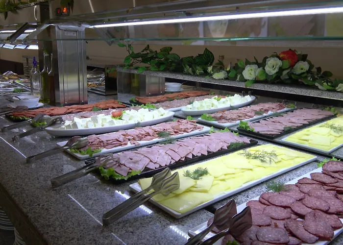 מלון Casa Karina 4*