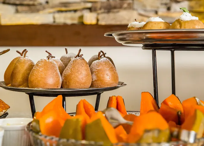 מלון Casa Karina 4*